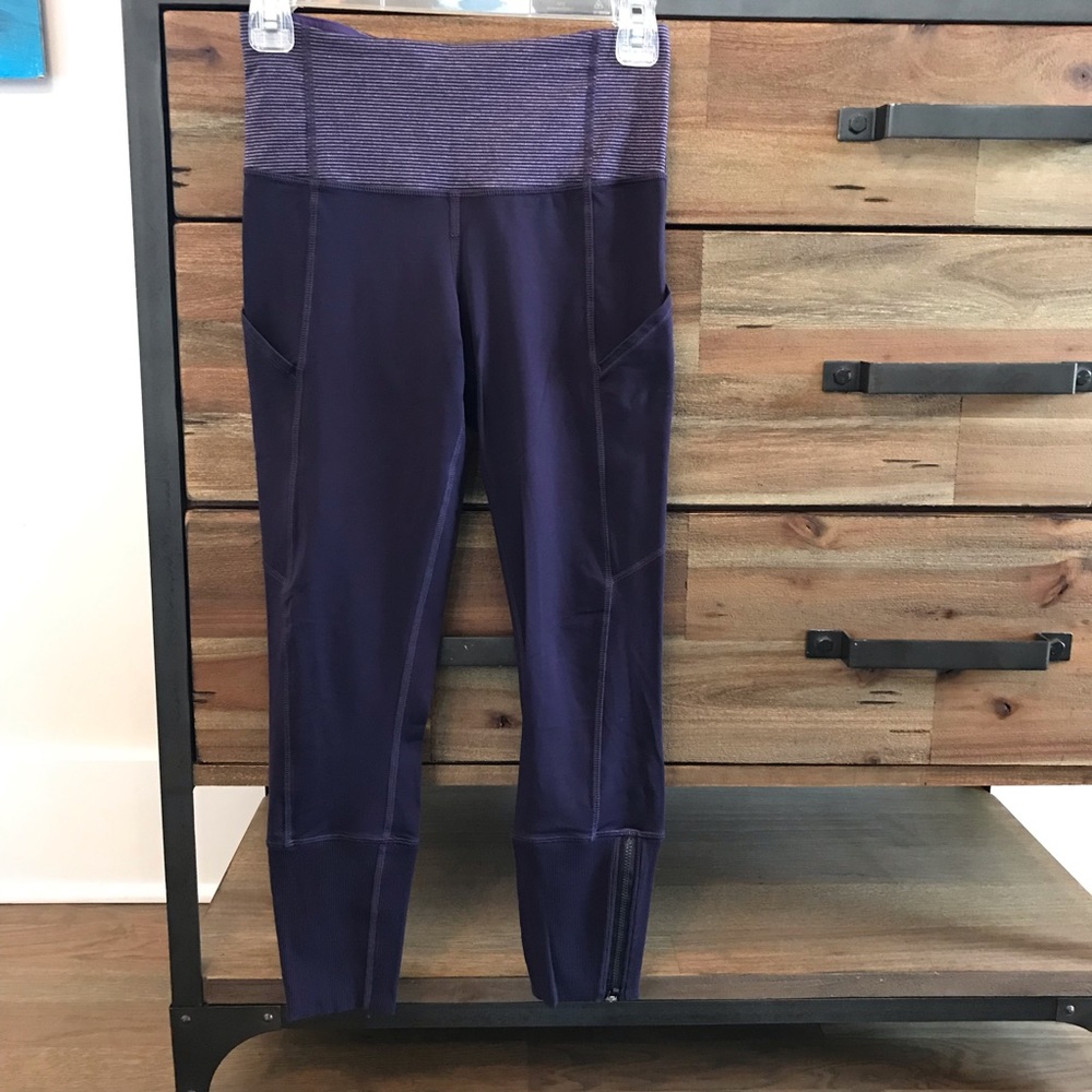 Lululemon 7/8 Run Tights. Dark purple, size 4